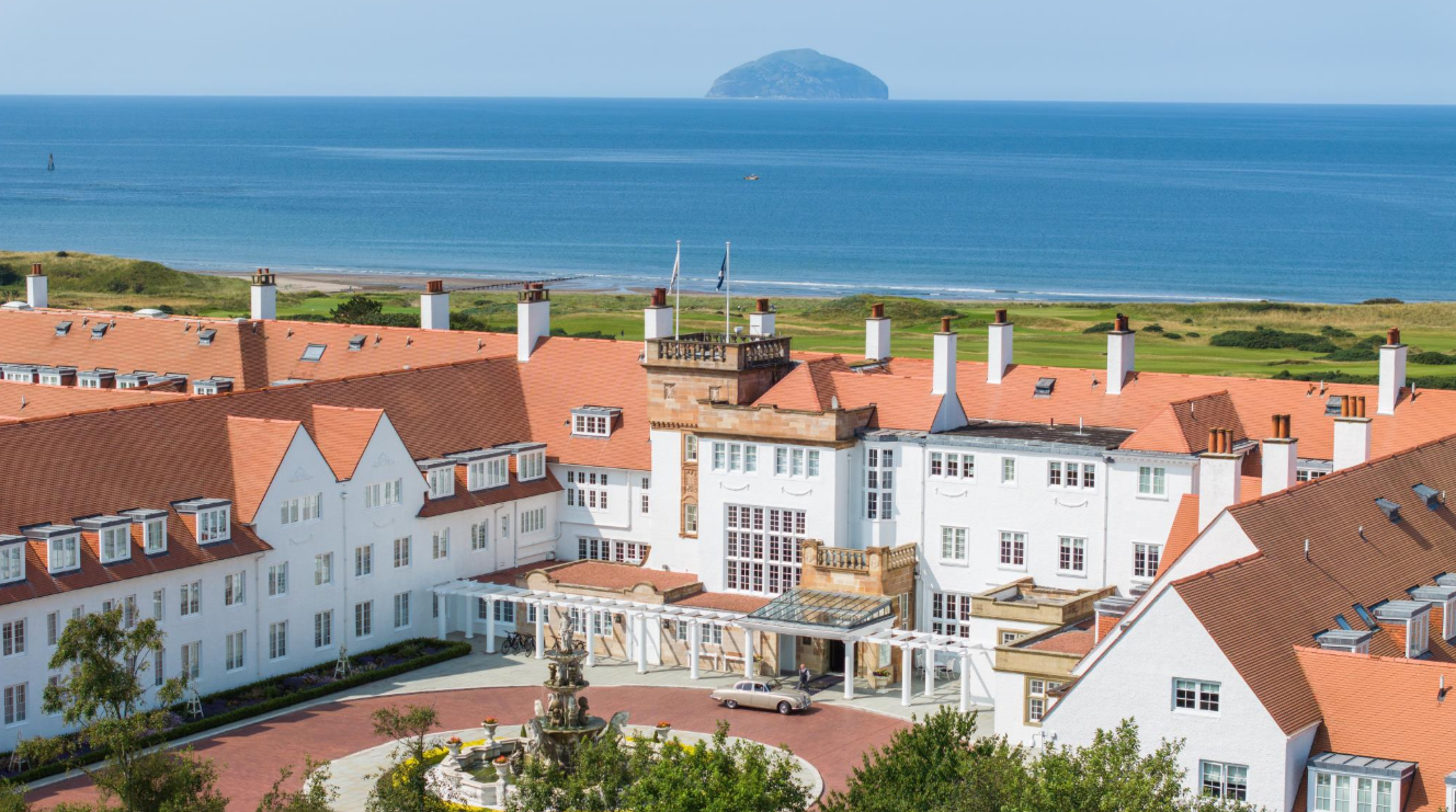 Royal Troon Old Course — 5 Tage/4 Nächte: Reise zu drei der geschichtsträchtigsten Championship-Links Schottlands - Unterkunft